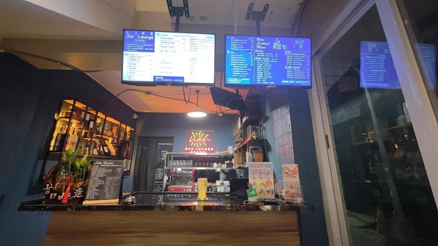 Like Hostel & Bar Lounge Kaohsiung Luaran gambar